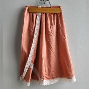 Vintage! Dark peachy nude slip